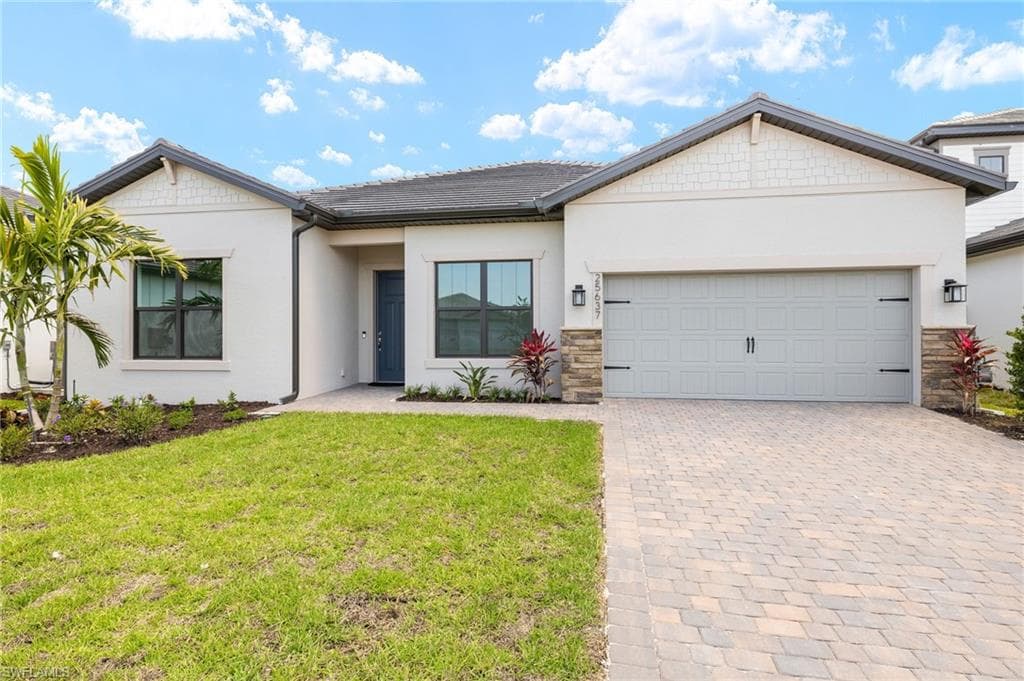 25637 Shoreline Gaze DR BONITA SPRINGS, FL 34135