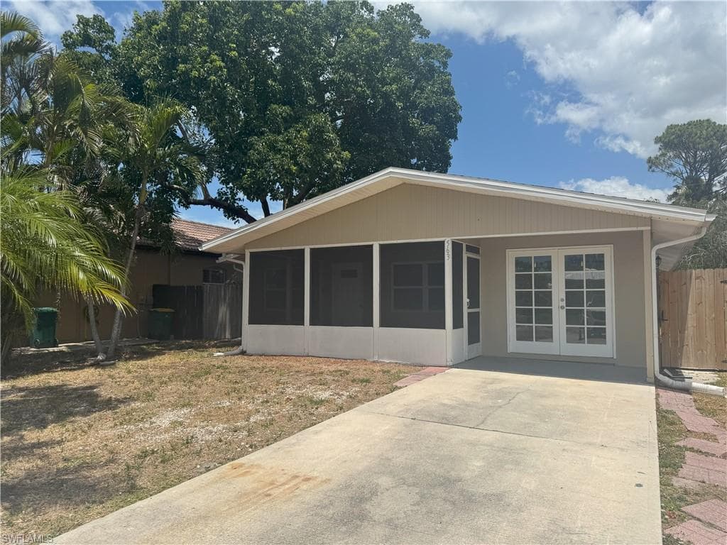 563 103rd AVE N NAPLES, FL 34108