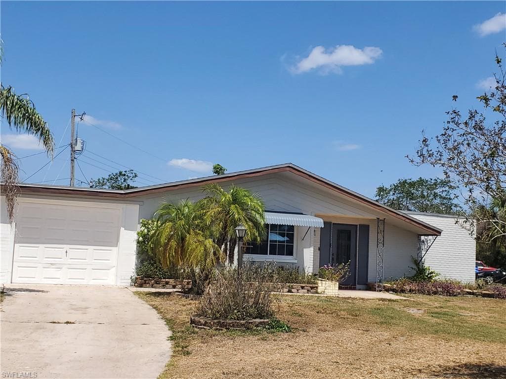1313 Ellendale CIR LEHIGH ACRES, FL 33936