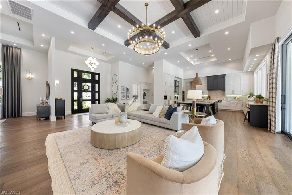 521 Neapolitan LN NAPLES, FL 34103