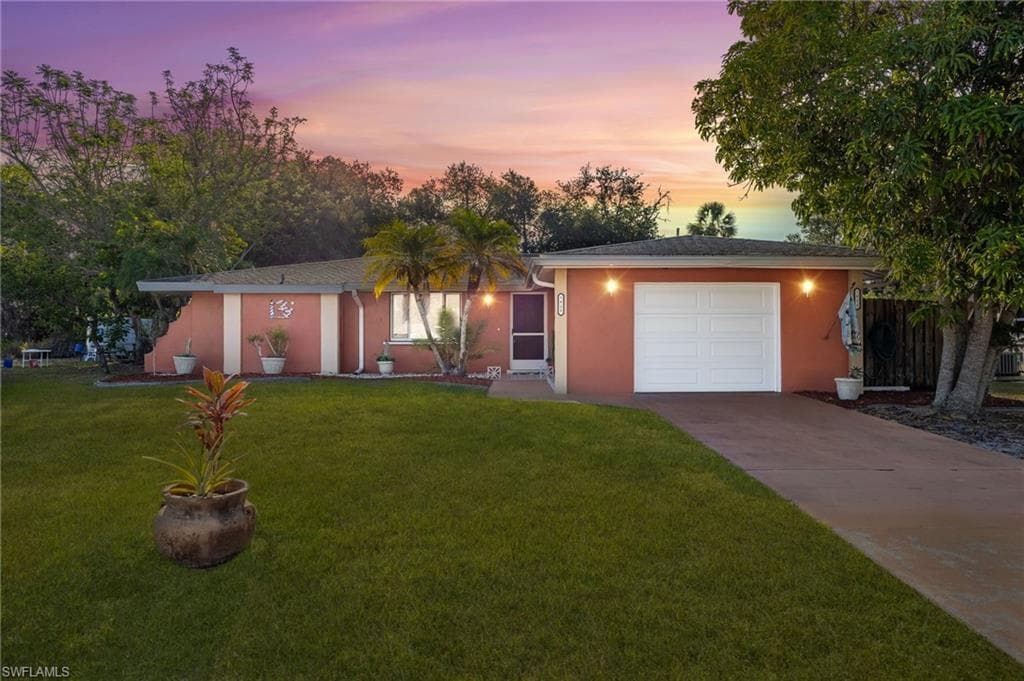 1434 Beacon DR PORT CHARLOTTE, FL 33952