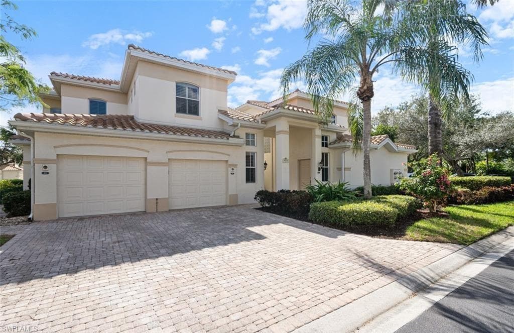 9050 Las Maderas DR 201 BONITA SPRINGS, FL 34135