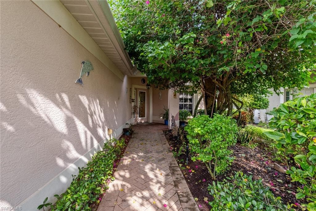 9964 Horse Creek RD FORT MYERS, FL 33913