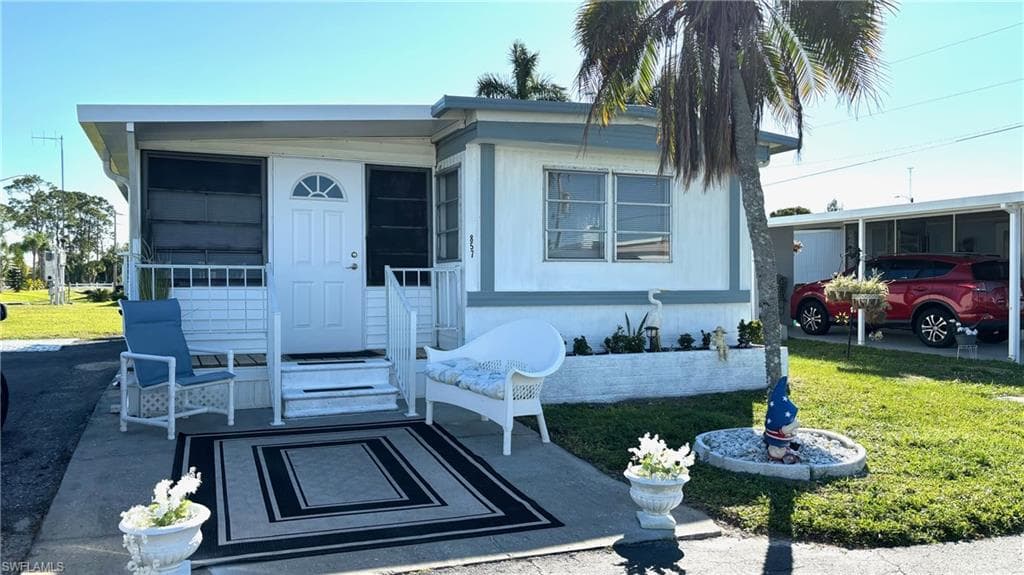 857 Winterest DR NORTH FORT MYERS, FL 33917