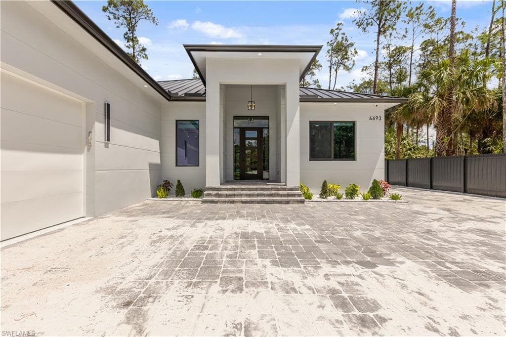 4693 13th AVE SW NAPLES, FL 34116