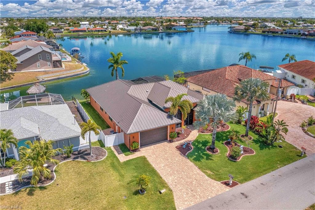 841 SE 3rd TER CAPE CORAL, FL 33990