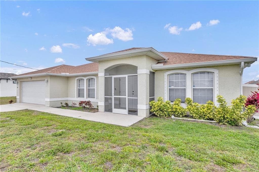 208 SW 24th PL CAPE CORAL, FL 33991
