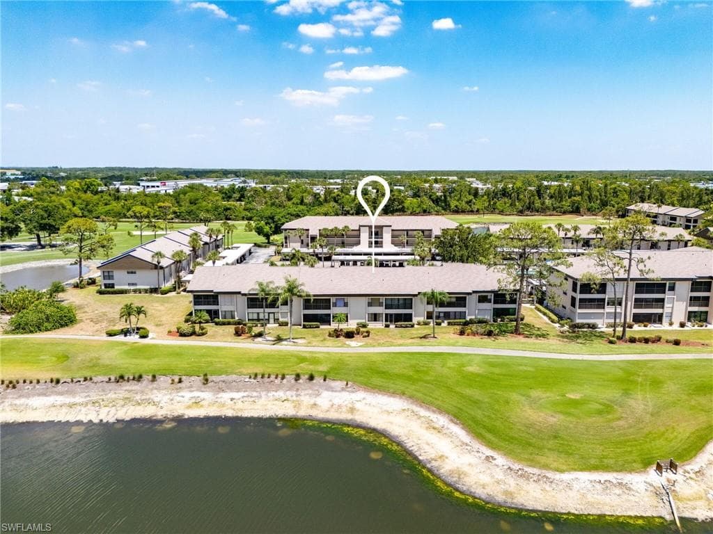 5865 Trailwinds DR 613 FORT MYERS, FL 33907
