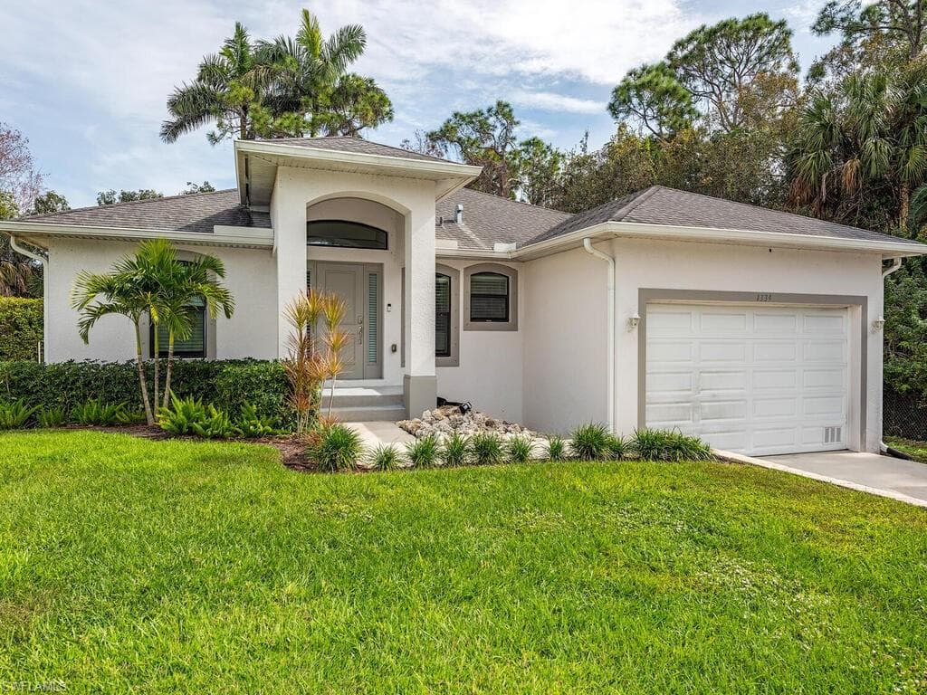 1334 Center LN NAPLES, FL 34110