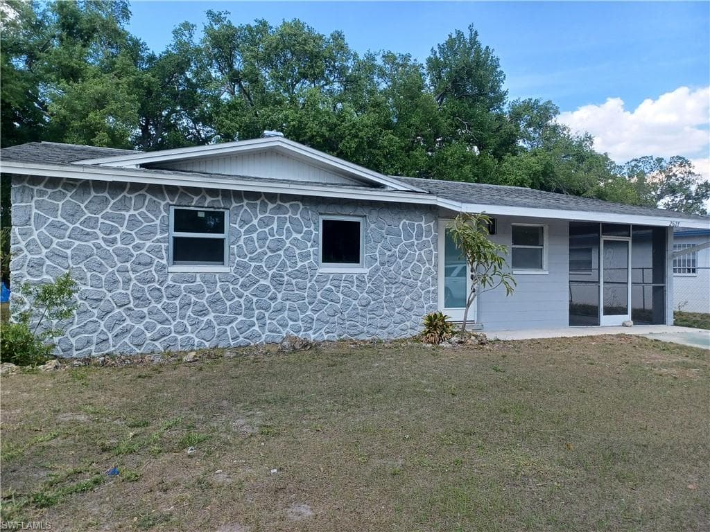 2627 Saint Charles ST FORT MYERS, FL 33916