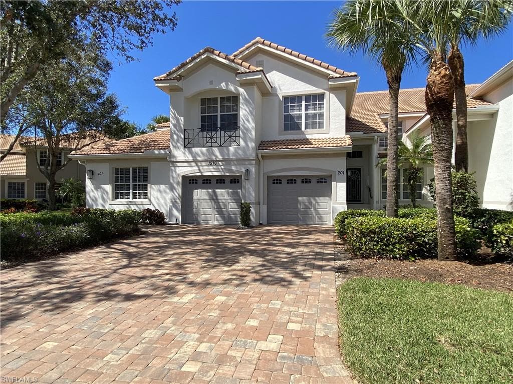 1570 Winding Oaks WAY 201 NAPLES, FL 34109