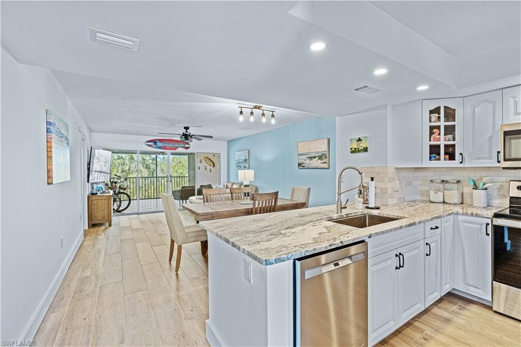 200 Stevens Landing DR B-103 MARCO ISLAND, FL 34145