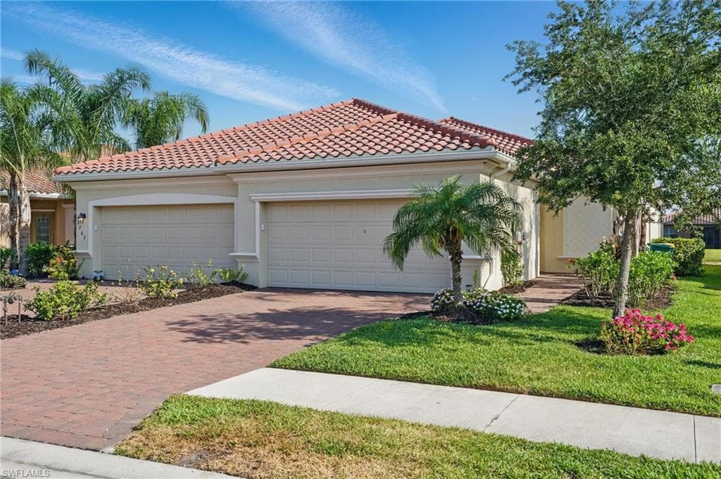 1767 Alameda DR NAPLES, FL 34120