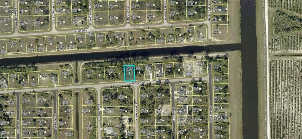 1235 Antonio ST E LEHIGH ACRES, FL 33974