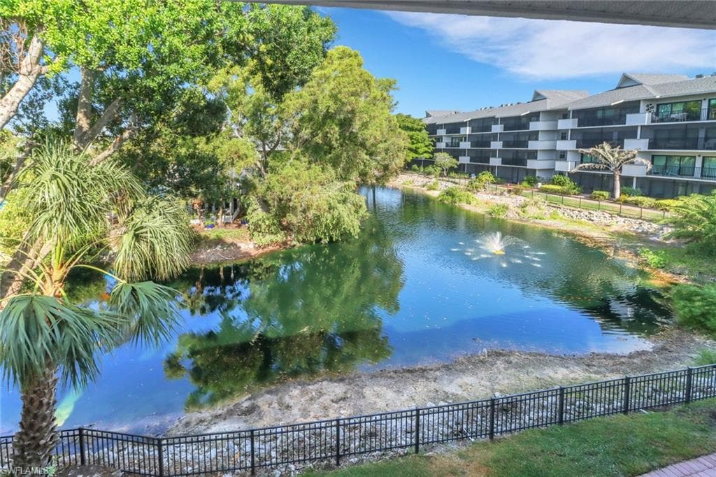 600 Neapolitan WAY 345 NAPLES, FL 34103