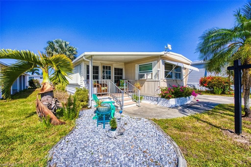 42 Ronald DR NE FORT MYERS, FL 33908