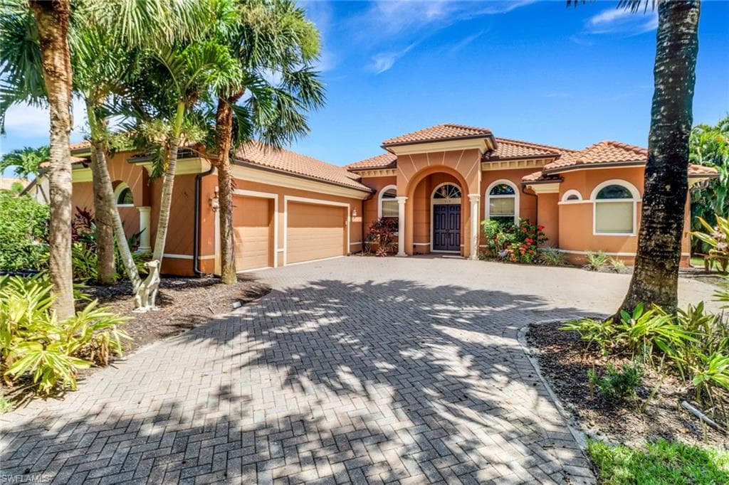 415 Saddlebrook LN NAPLES, FL 34110