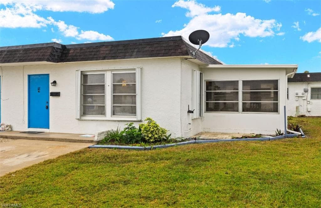 18 Tangerine CT LEHIGH ACRES, FL 33936
