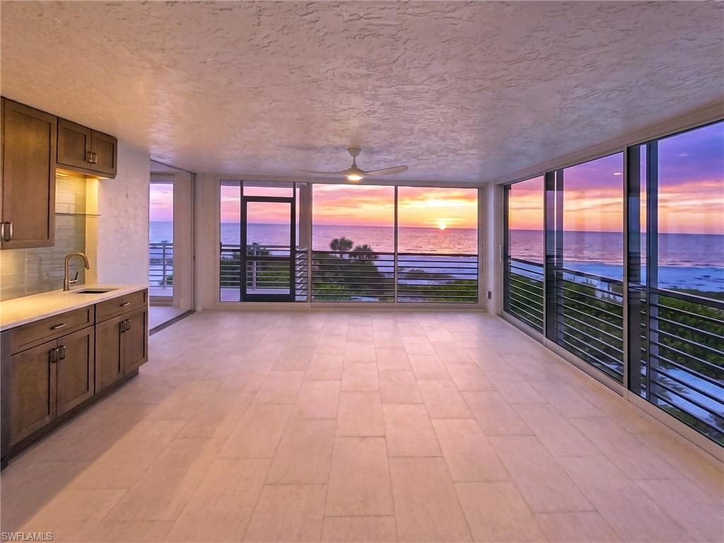 2959 W Gulf DR 204 SANIBEL, FL 33957