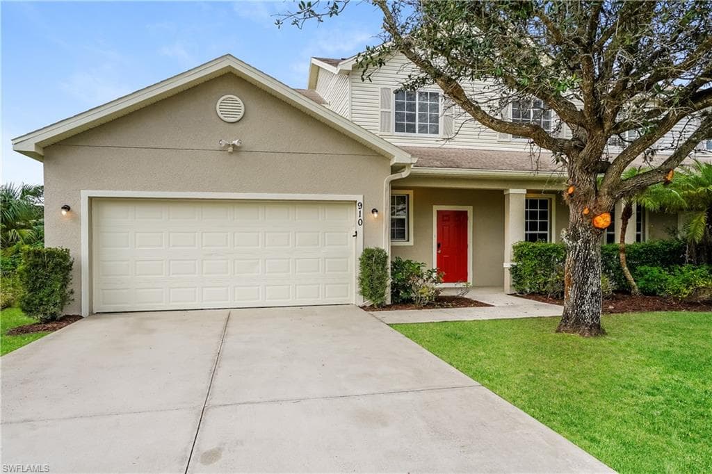 910 Countess AVE LEHIGH ACRES, FL 33974