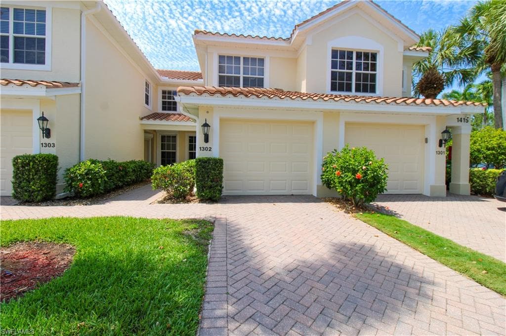 1415 Tiffany LN 1302 NAPLES, FL 34105