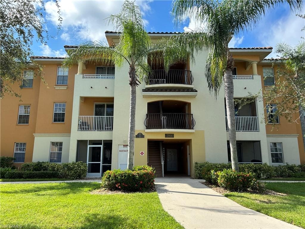 2904 Tuscan DR 301 CAPE CORAL, FL 33909