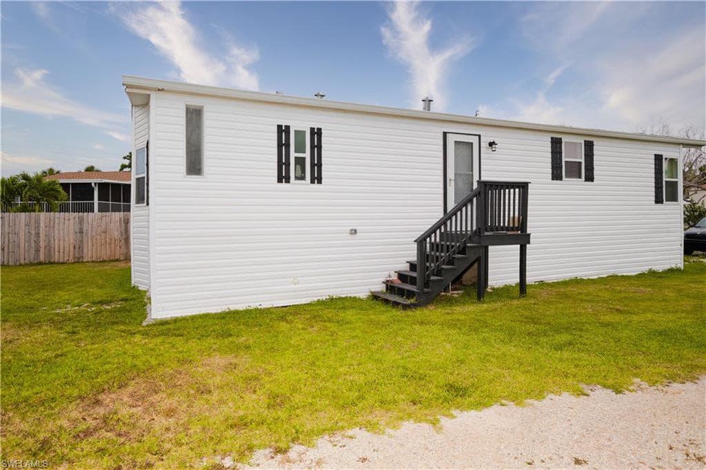16820 Banyon DR Front House FORT MYERS, FL 33908