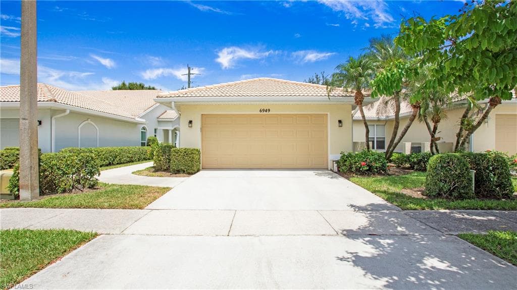 6949 Lone Oak BLVD NAPLES, FL 34109