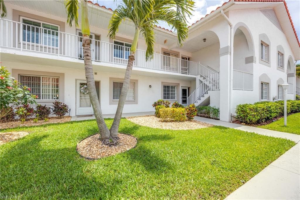218 Gabriel CIR 3805 NAPLES, FL 34104