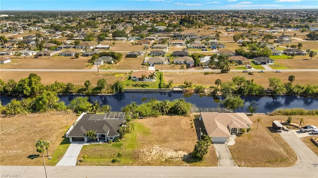 2038 26th ST CAPE CORAL, FL 33909