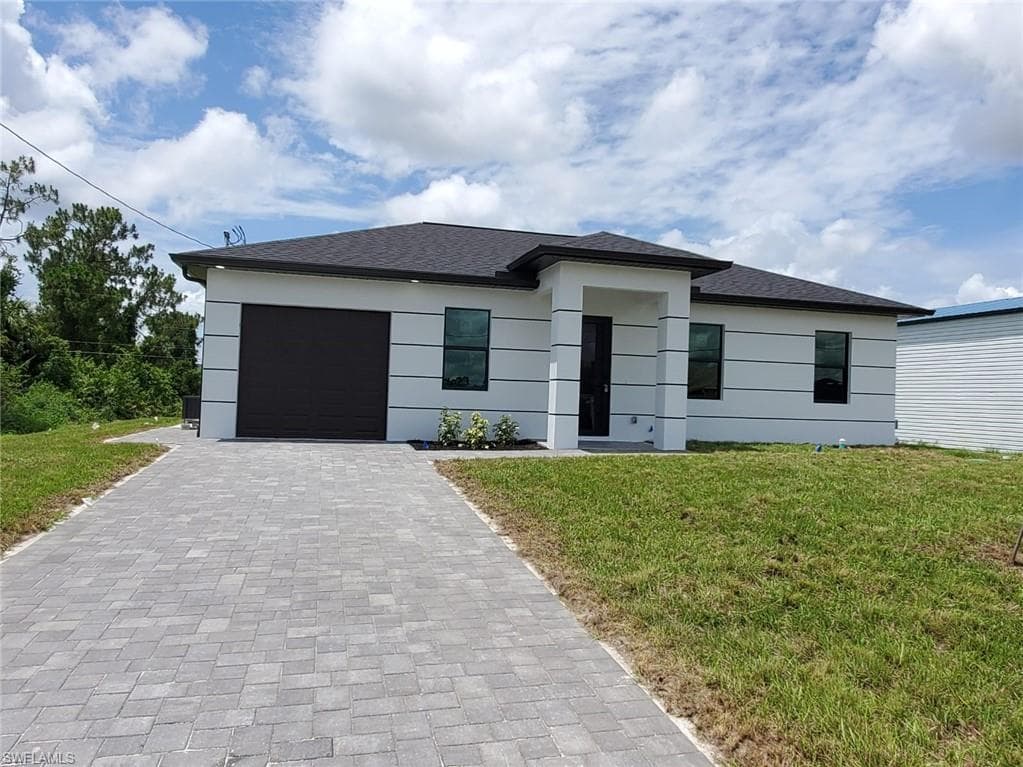 3117 35th ST SW LEHIGH ACRES, FL 33976