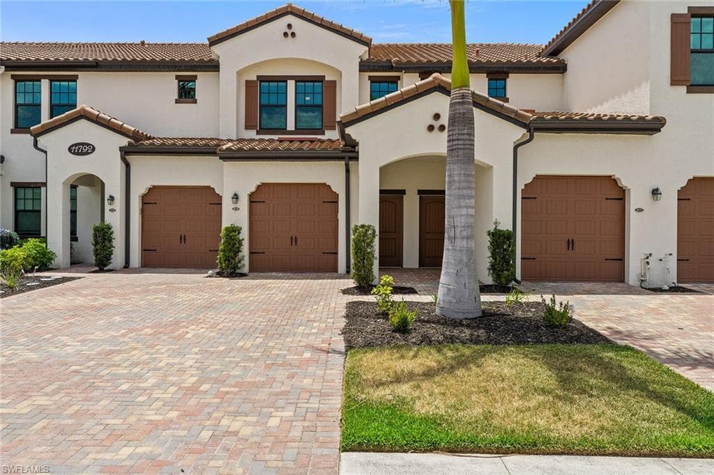 11792 Grand Belvedere WAY 202 FORT MYERS, FL 33913
