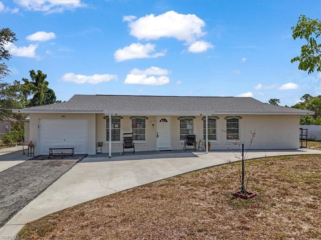 300 Schoolside DR LEHIGH ACRES, FL 33936