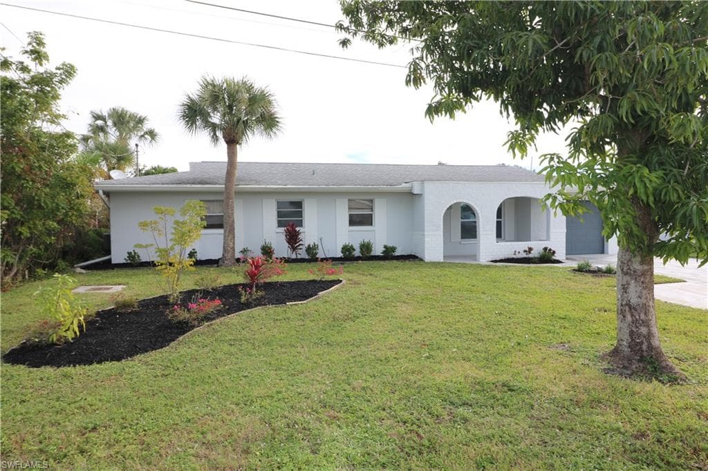 4318 S Pacific CIR NORTH FORT MYERS, FL 33903