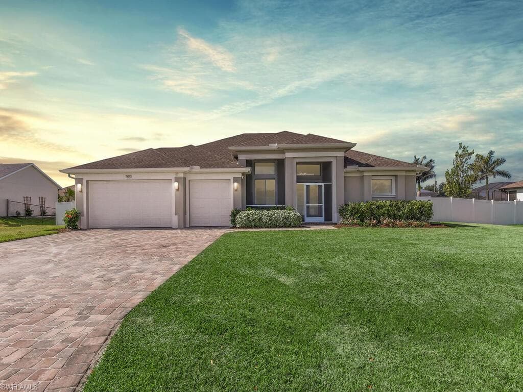 1900 SW 26th TER CAPE CORAL, FL 33914