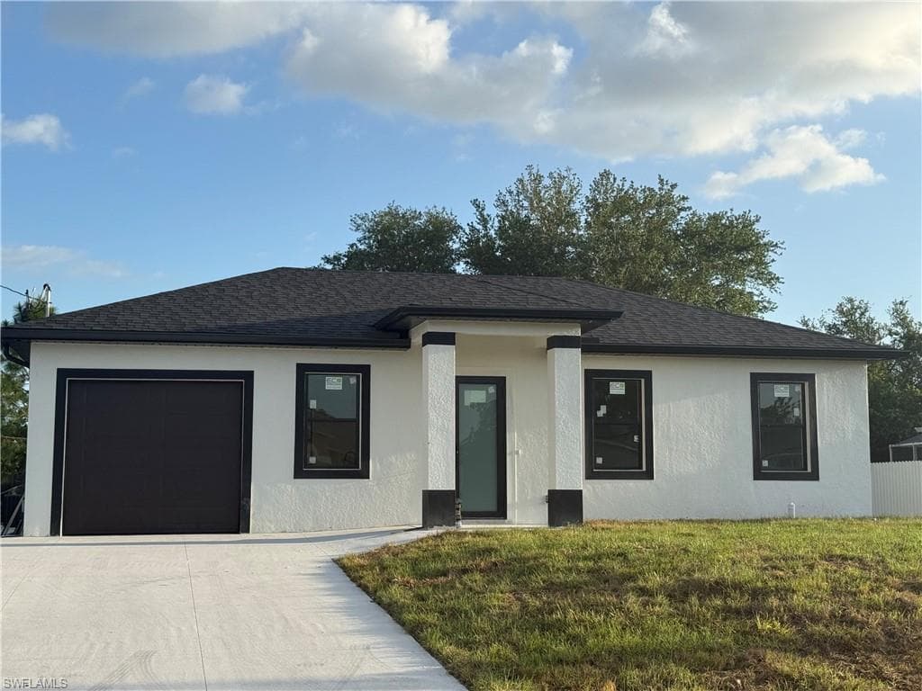 823 Porter ST E LEHIGH ACRES, FL 33974