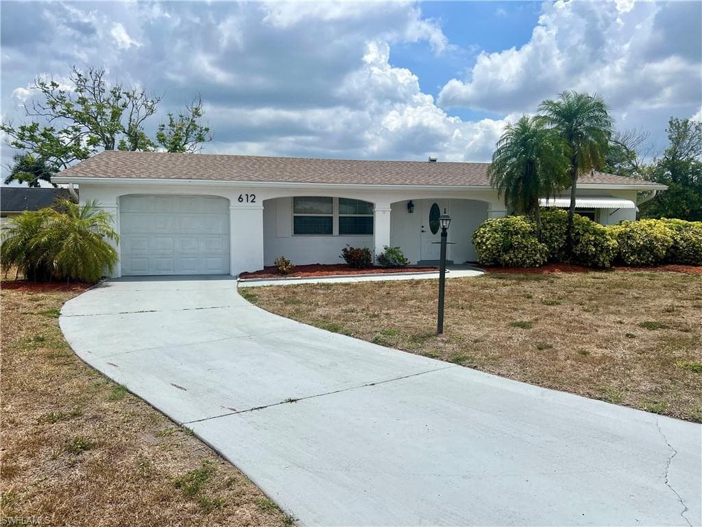 612 Grandview CT LEHIGH ACRES, FL 33936
