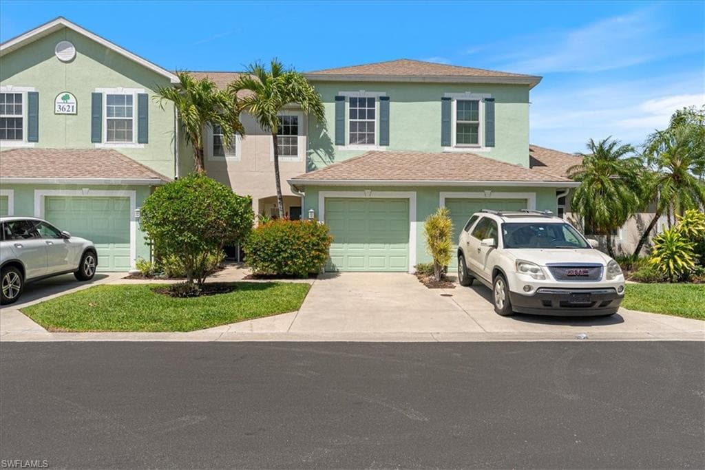 3621 Pine Oak CIR 105 FORT MYERS, FL 33916