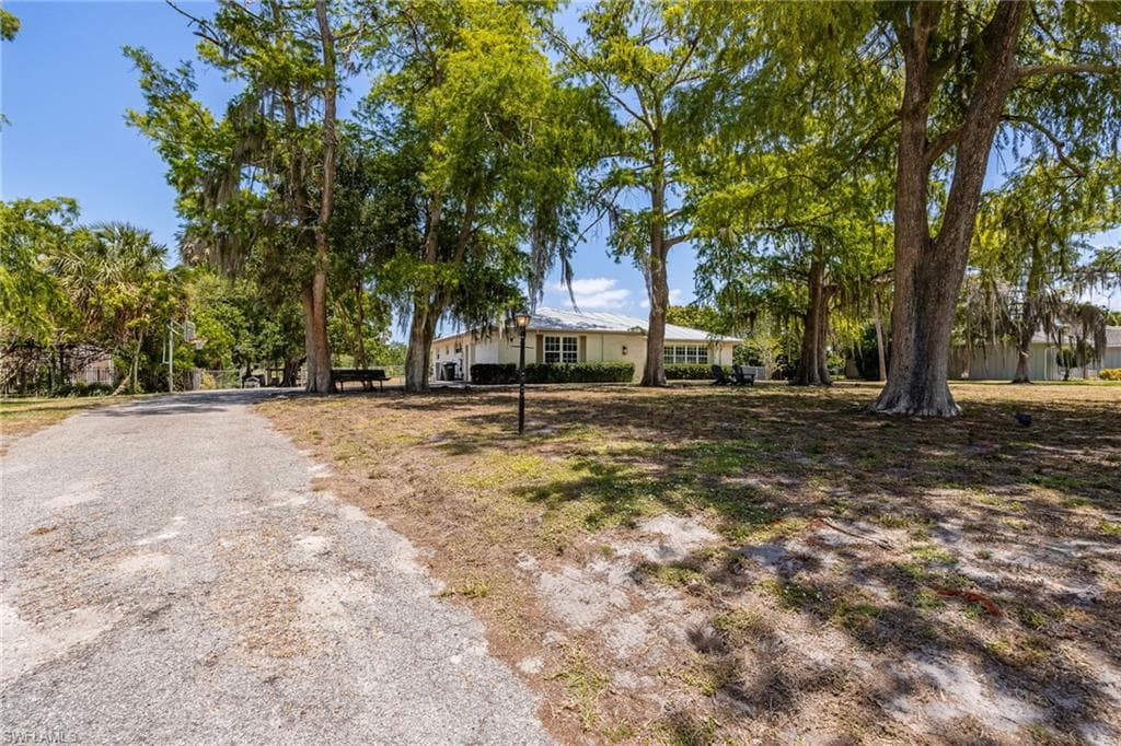 217 W Del Monte AVE CLEWISTON, FL 33440