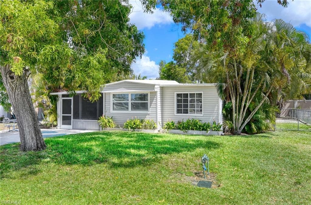 3 Sonderhen DR NAPLES, FL 34114