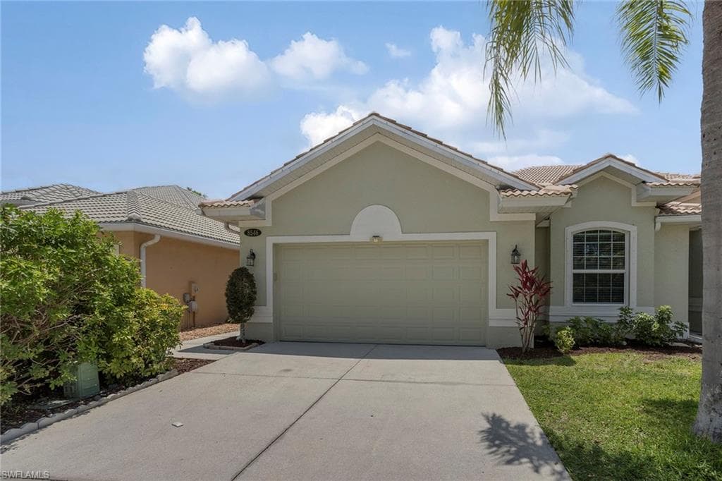 8546 Silk Oak LN NAPLES, FL 34119