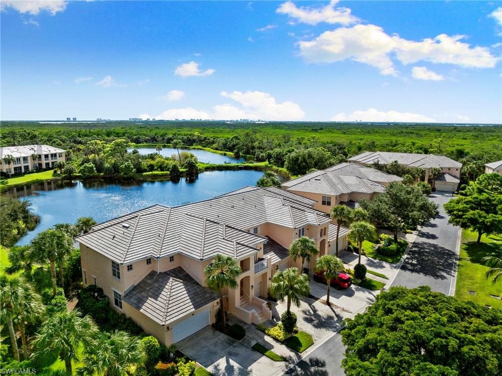 19520 Emerald Bay View 102 ESTERO, FL 33928