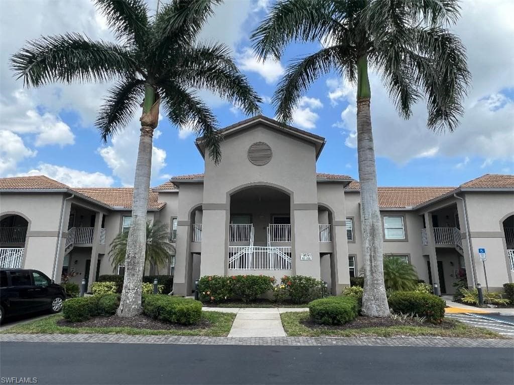 19991 Barletta LN 1914 ESTERO, FL 33928