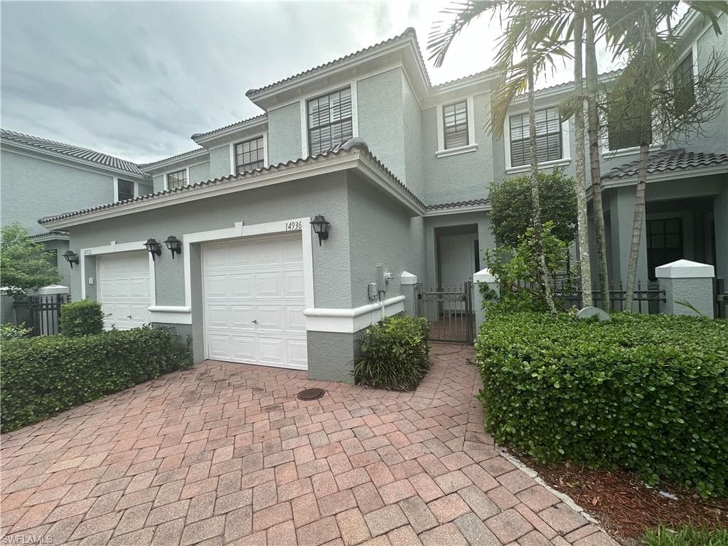 14936 Summit Place CIR 19 NAPLES, FL 34119