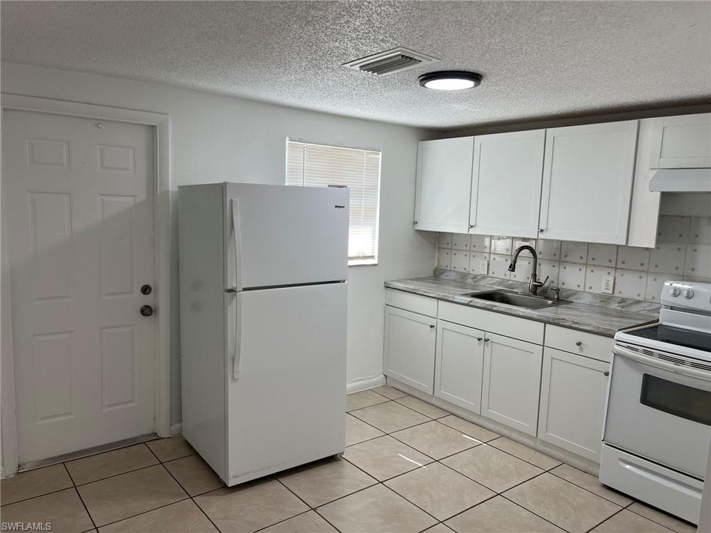 286 Lowell AVE 286 NORTH FORT MYERS, FL 33917