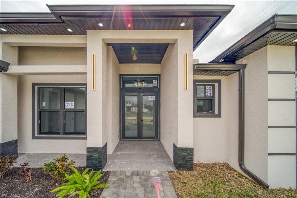 710 SW 25th LN CAPE CORAL, FL 33914