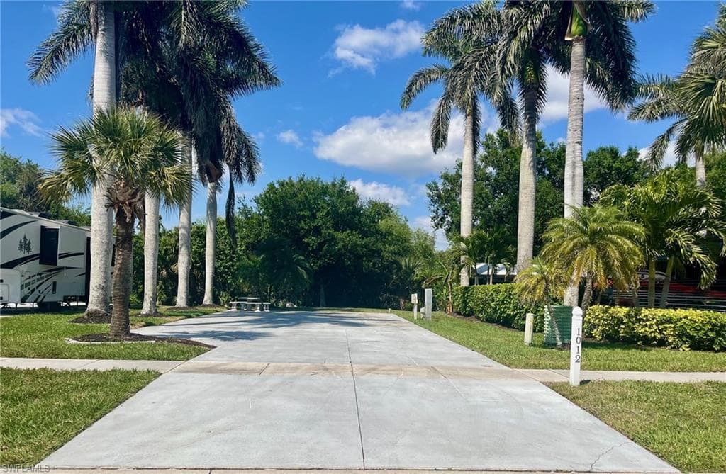 1012 Diamond Lake CIR S NAPLES, FL 34114