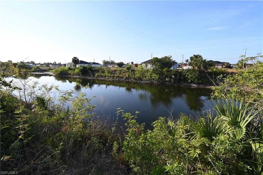1926 NE 27th TER CAPE CORAL, FL 33909