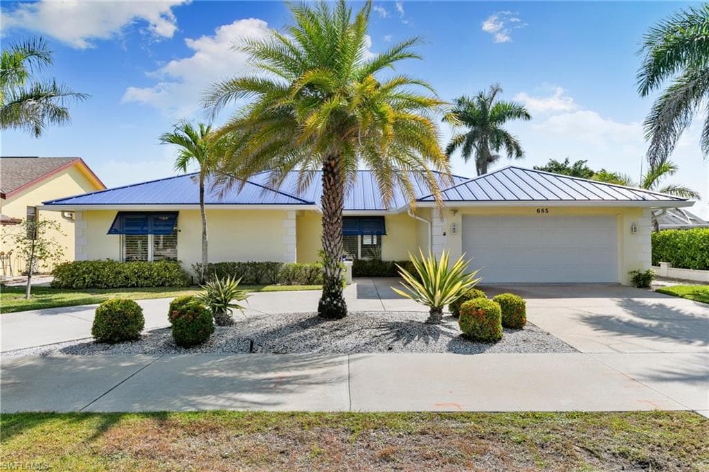 685 Barfield DR MARCO ISLAND, FL 34145