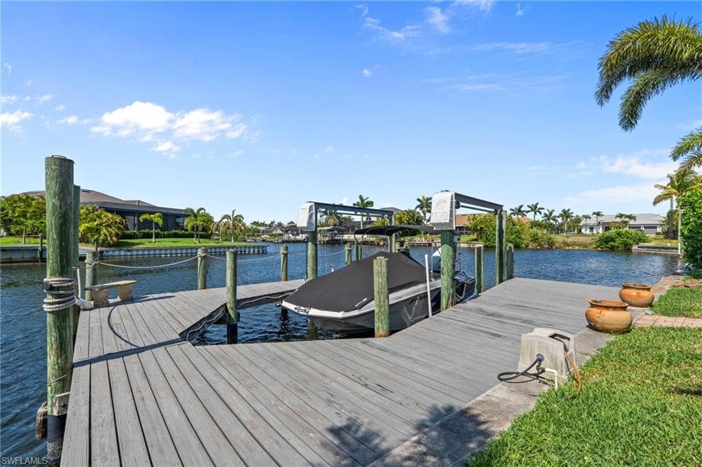 2915 Beach PKWY W CAPE CORAL, FL 33914